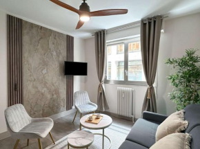 Elegant Escape near Arc de Triomphe